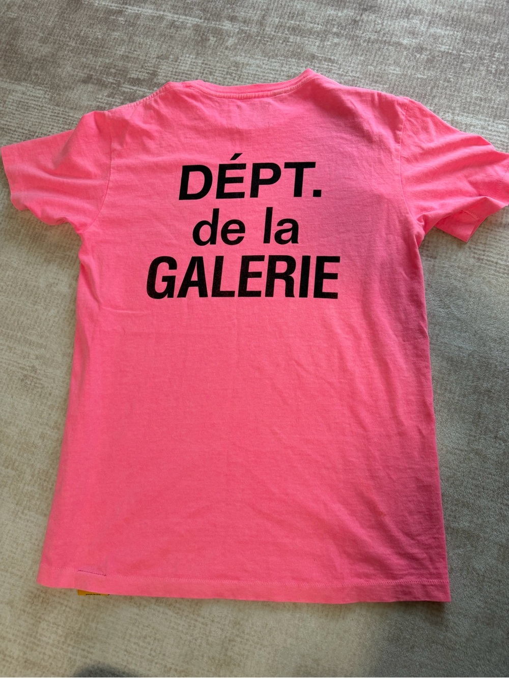 Gallery Dept Pink Graphic Tee - Dépt. de la Galeriey - Picture 5 of 5